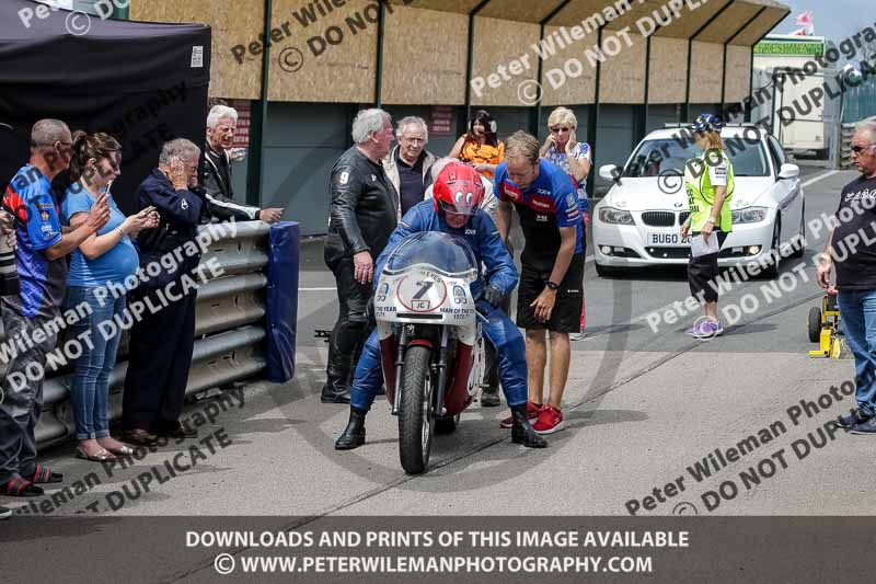 Vintage motorcycle club;eventdigitalimages;mallory park;mallory park trackday photographs;no limits trackdays;peter wileman photography;trackday digital images;trackday photos;vmcc festival 1000 bikes photographs